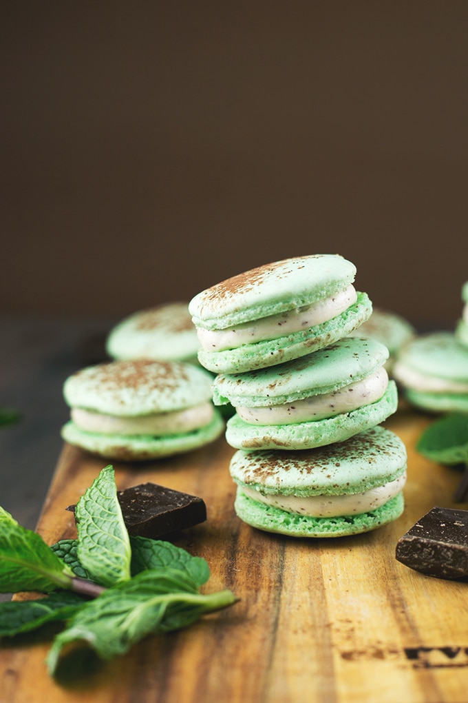 Mint Chocolate Chip Vegan Macarons using Aquafaba (Chickpea Brine). Sweet, Minty, full of Chocolate and 100% delicious. #vegan #macarons #aquafaba #chickpea #chocolate #veganrecipe #dessert #veganmacarons #sweets #dessert