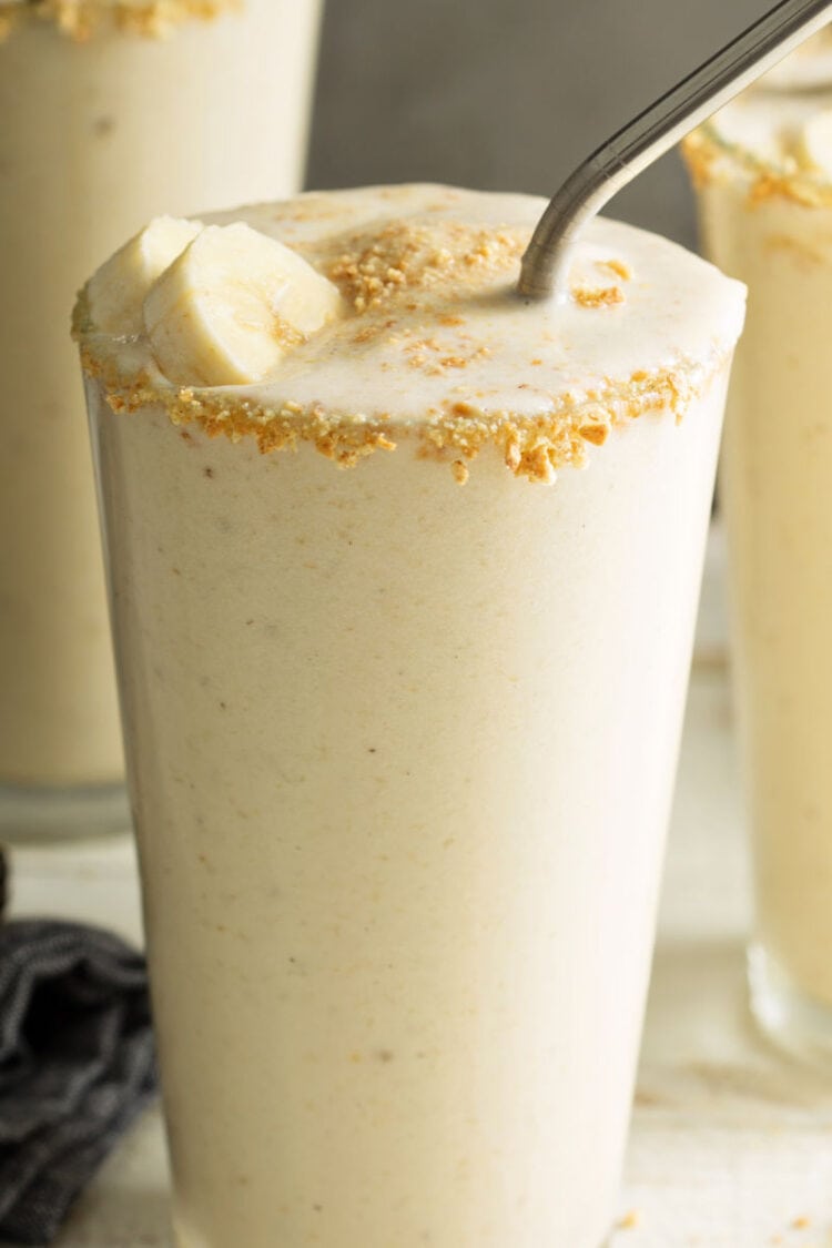 Banana Milkshake- Just 3 Ingredients! – Crazy Vegan Kitchen