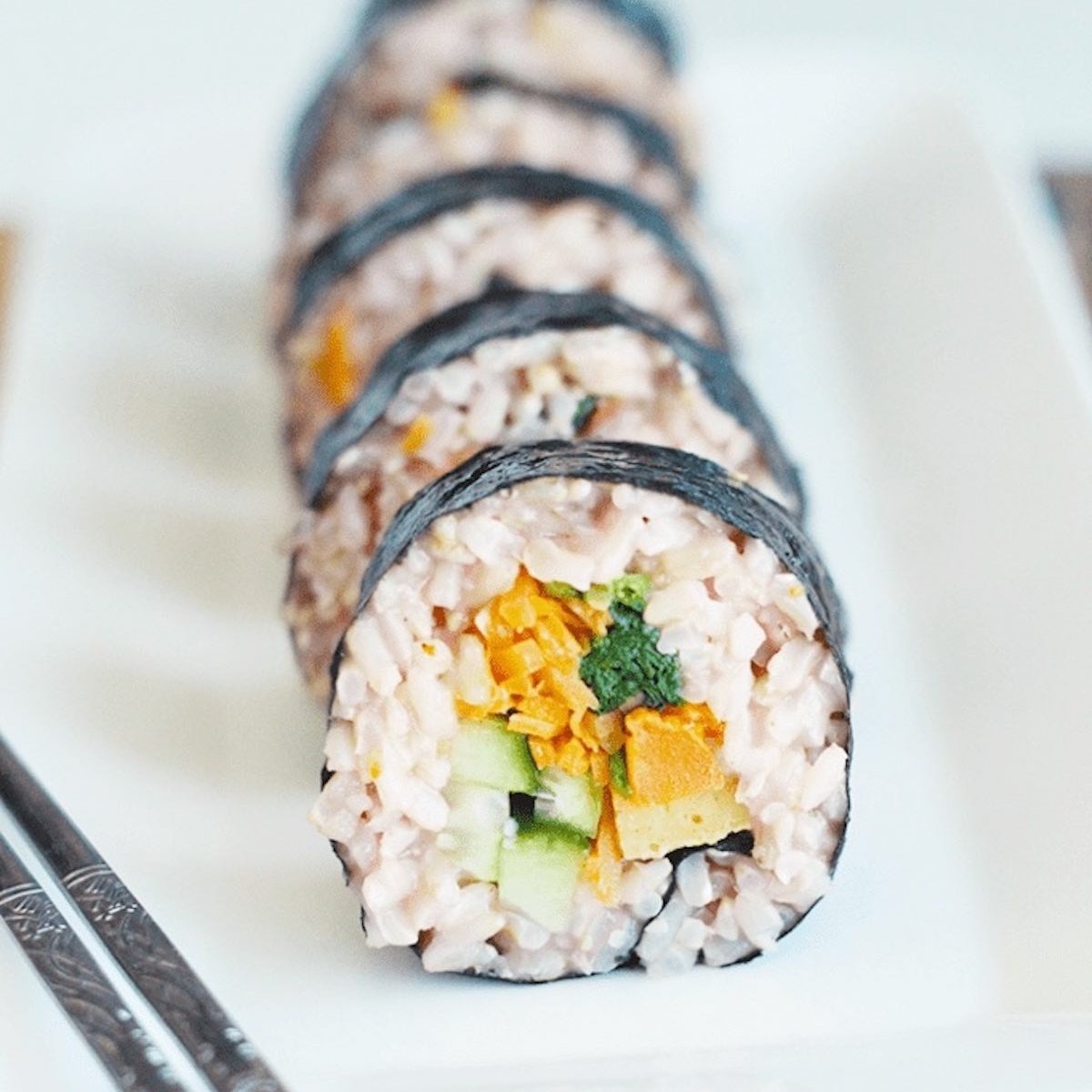 https://www.crazyvegankitchen.com/wp-content/uploads/2022/12/kimbap-recipe.jpg